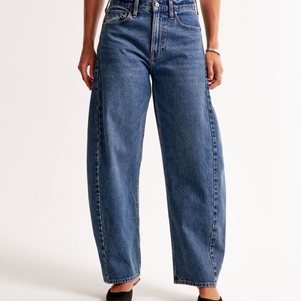 Abercrombie & Fitch Barrel Jean